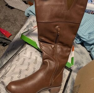 Women's 9 Flat Boot